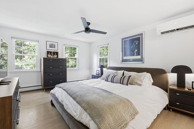 2 Harley Ln, Foxboro, MA 02035