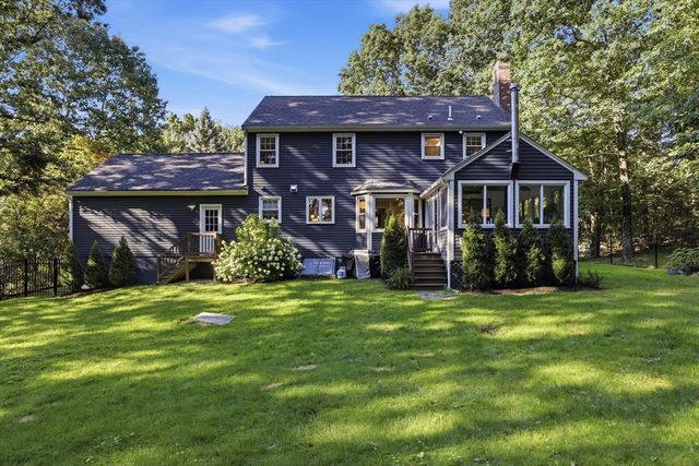 2 Harley Ln, Foxboro, MA 02035