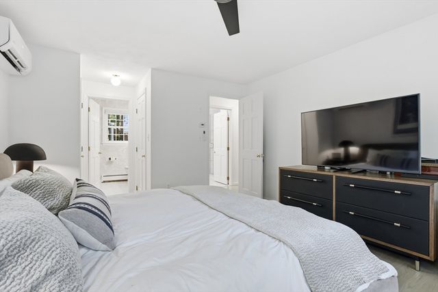 2 Harley Ln, Foxboro, MA 02035