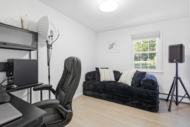 2 Harley Ln, Foxboro, MA 02035