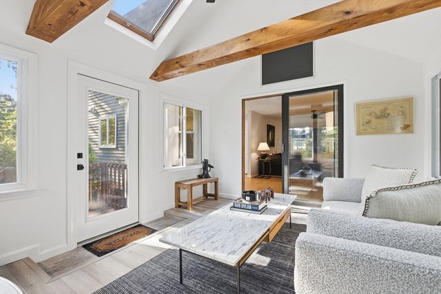2 Harley Ln, Foxboro, MA 02035