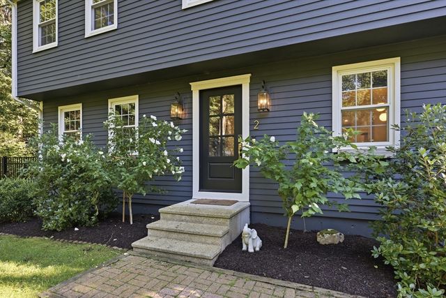 2 Harley Ln, Foxboro, MA 02035