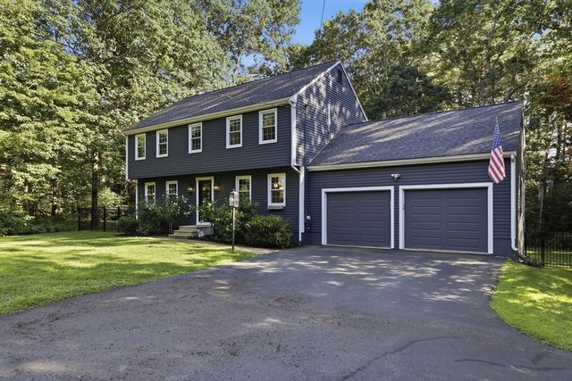 2 Harley Ln, Foxboro, MA 02035