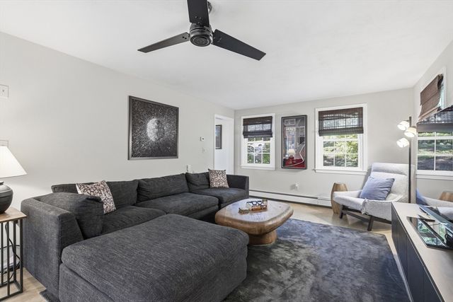2 Harley Ln, Foxboro, MA 02035