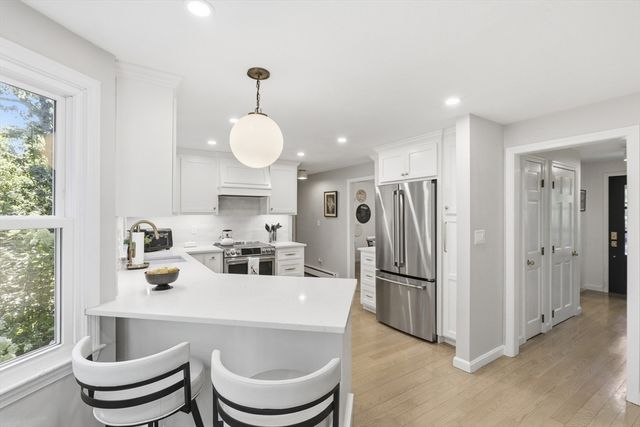 2 Harley Ln, Foxboro, MA 02035