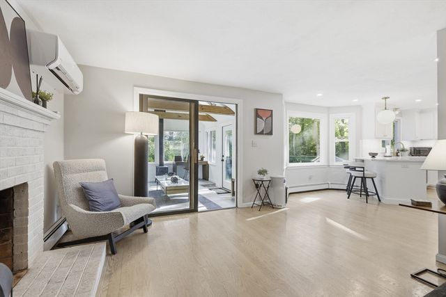 2 Harley Ln, Foxboro, MA 02035