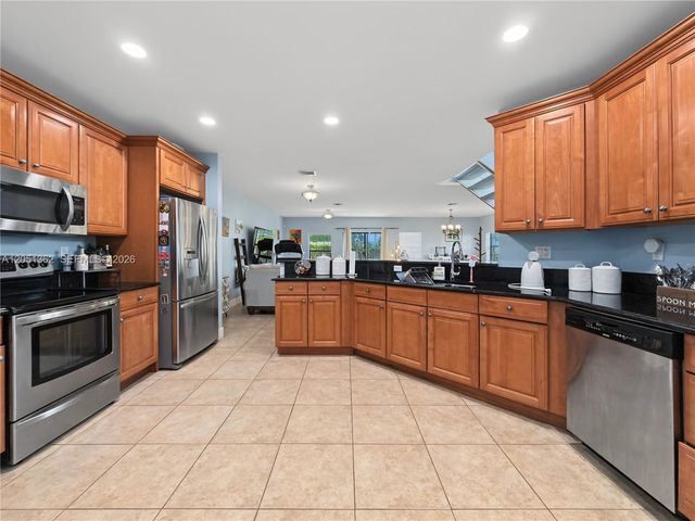 2908 Hidden Harbour Ct, Dania Beach, FL 33312