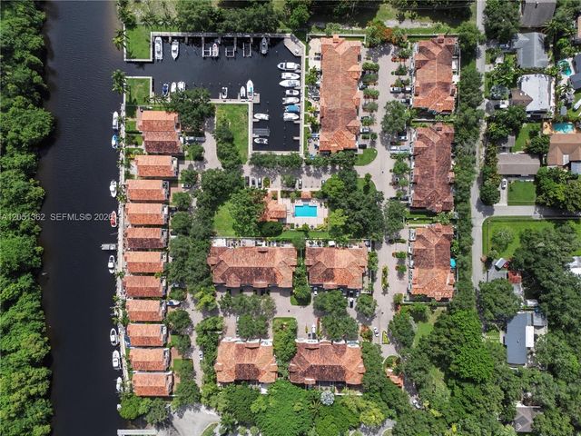 2908 Hidden Harbour Ct, Dania Beach, FL 33312