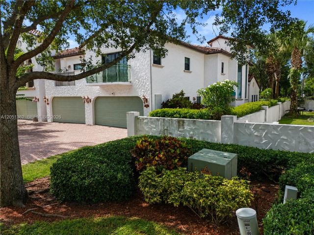 2908 Hidden Harbour Ct, Dania Beach, FL 33312
