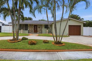 6620 SW 6th St, Pembroke Pines, FL 33023