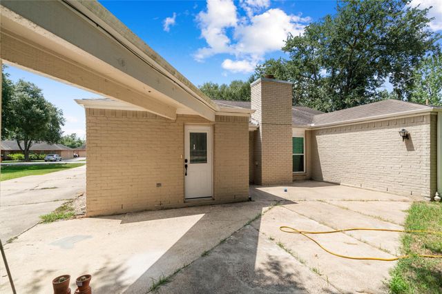 11215 Birchwood Drive, Humble, TX 77338