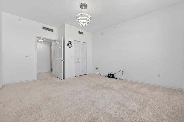 806 E Windward Way 403, Lantana, FL 33462