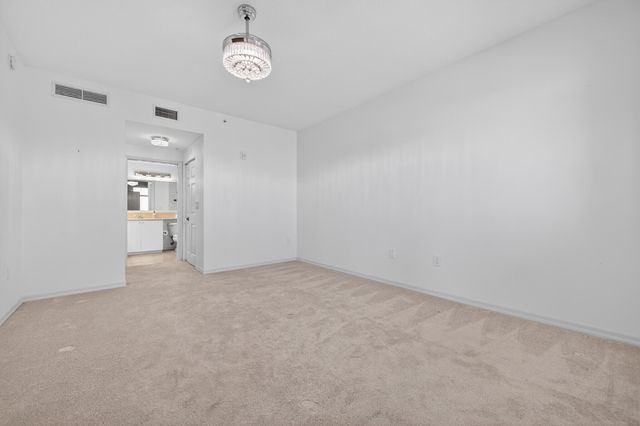 806 E Windward Way 403, Lantana, FL 33462