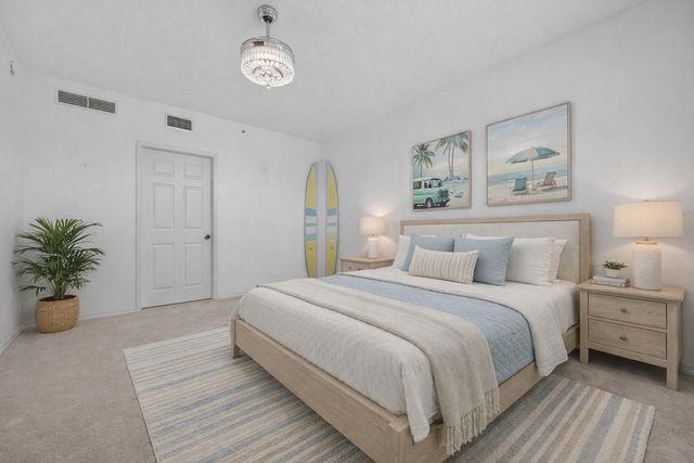 806 E Windward Way 403, Lantana, FL 33462