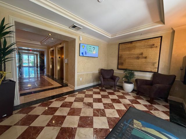 806 E Windward Way 403, Lantana, FL 33462