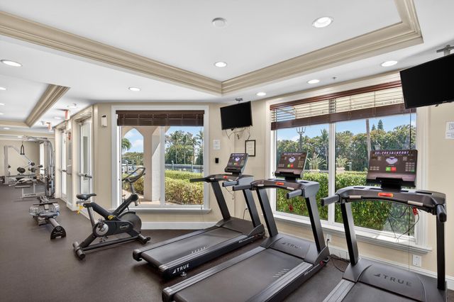 806 E Windward Way 403, Lantana, FL 33462