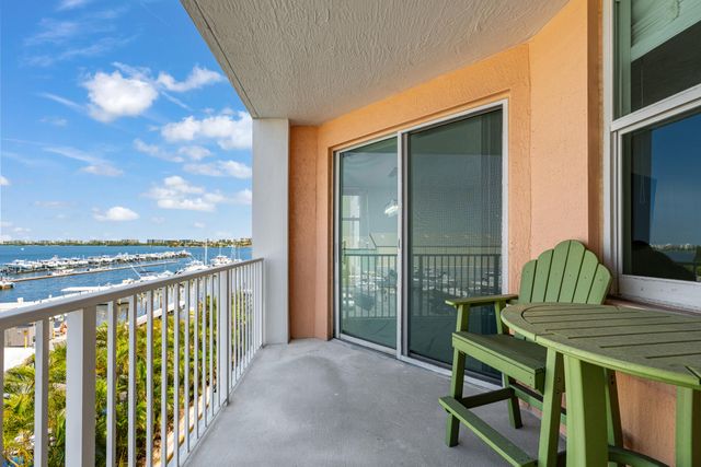 806 E Windward Way 403, Lantana, FL 33462