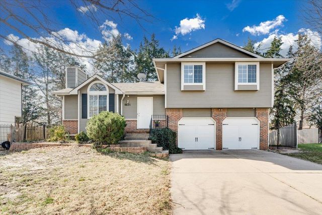 8621 W Westlawn Ct, Wichita, KS 67212