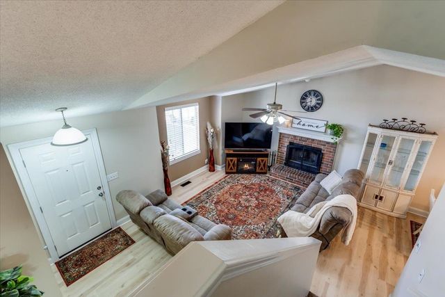 8621 W Westlawn Ct, Wichita, KS 67212