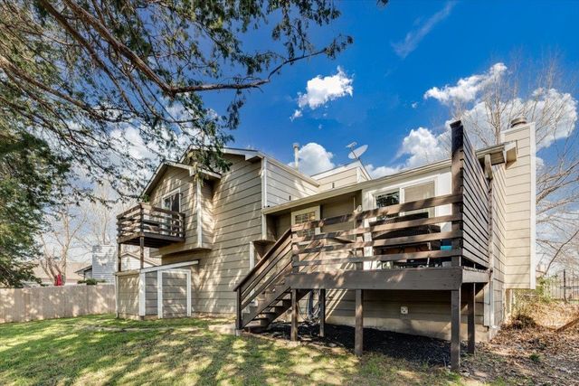 8621 W Westlawn Ct, Wichita, KS 67212