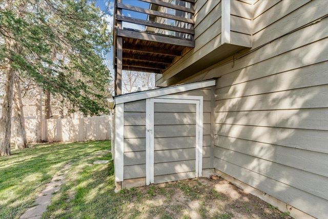 8621 W Westlawn Ct, Wichita, KS 67212