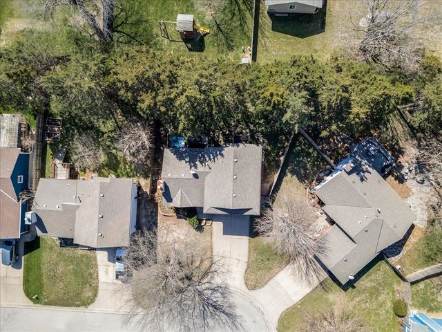 8621 W Westlawn Ct, Wichita, KS 67212