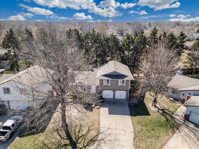 8621 W Westlawn Ct, Wichita, KS 67212