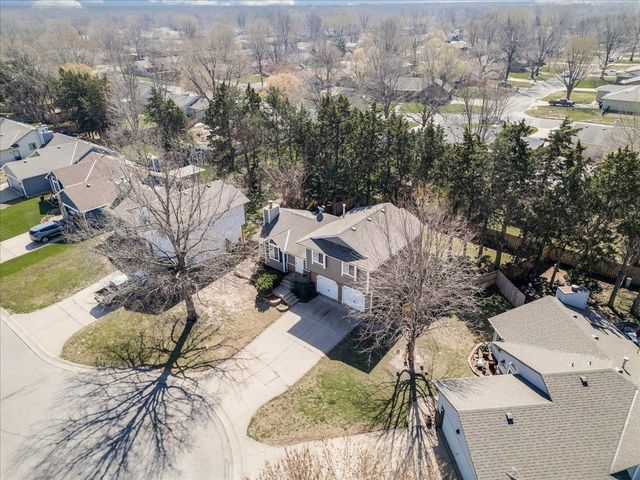 8621 W Westlawn Ct, Wichita, KS 67212