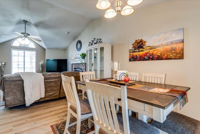 8621 W Westlawn Ct, Wichita, KS 67212