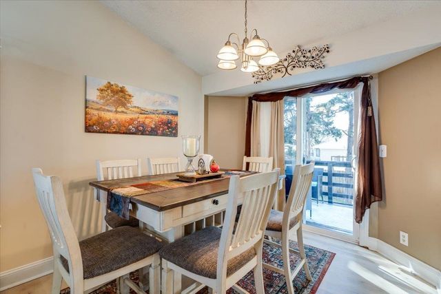 8621 W Westlawn Ct, Wichita, KS 67212