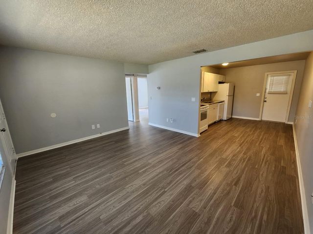 9530 LYNN LANE B, Seminole, FL 33777