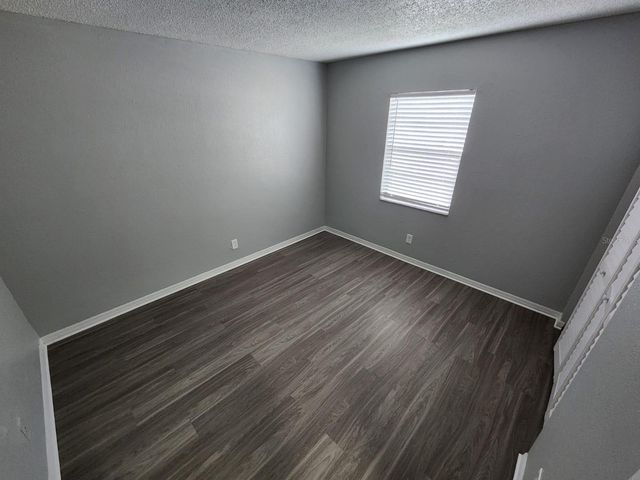 9530 LYNN LANE B, Seminole, FL 33777