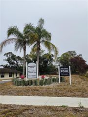 9530 LYNN LANE B, Seminole, FL 33777