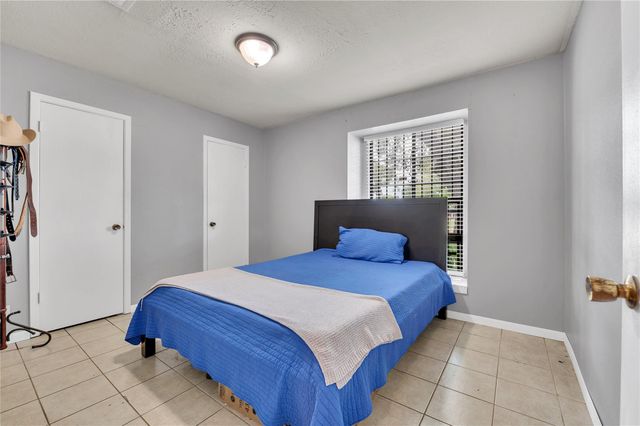 10415 Leawood Boulevard, Houston, TX 77099