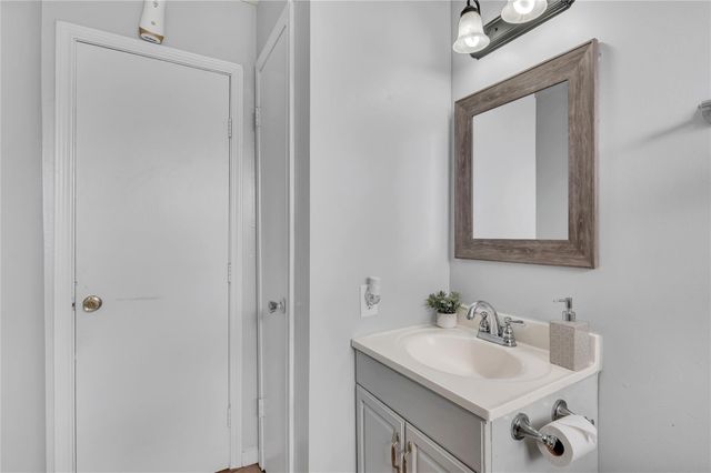 10415 Leawood Boulevard, Houston, TX 77099