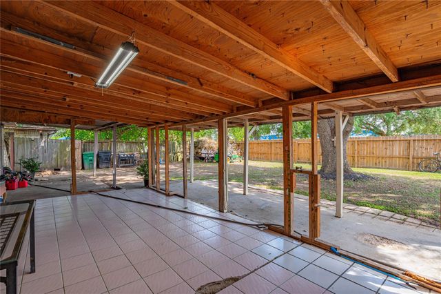 10415 Leawood Boulevard, Houston, TX 77099