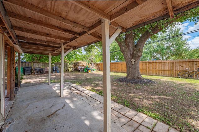 10415 Leawood Boulevard, Houston, TX 77099