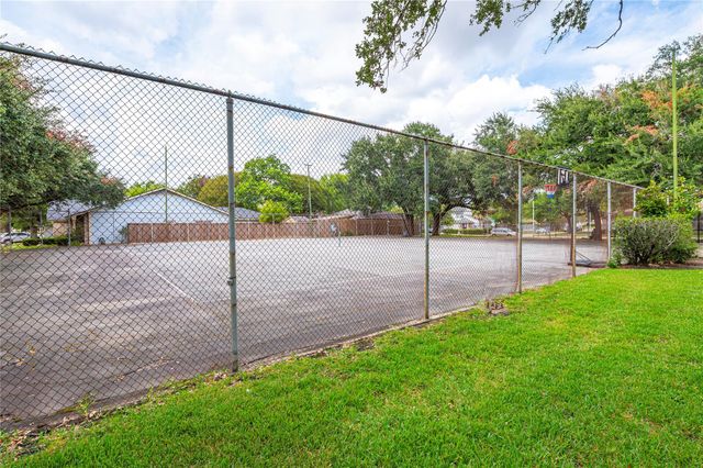 10415 Leawood Boulevard, Houston, TX 77099