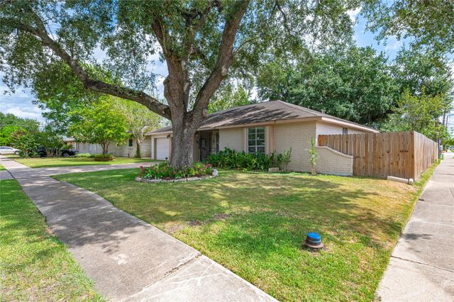 10415 Leawood Boulevard, Houston, TX 77099