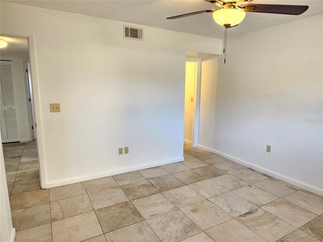 499 ALBEE FARM ROAD V11, Venice, FL 34285