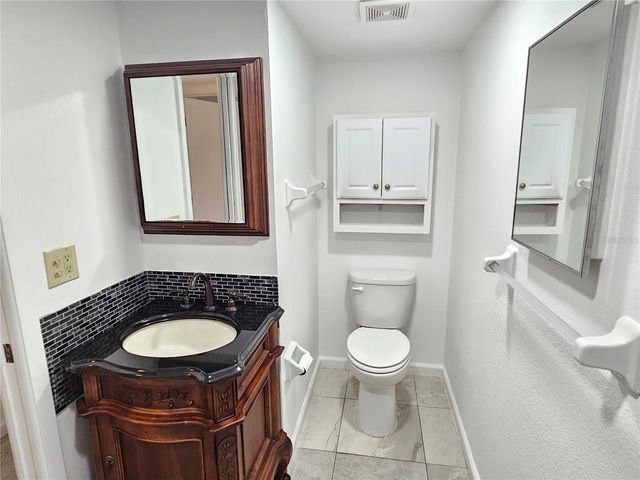 499 ALBEE FARM ROAD V11, Venice, FL 34285