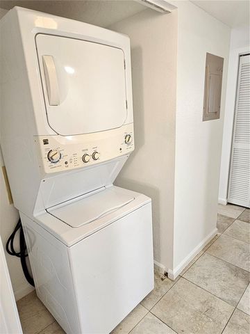 499 ALBEE FARM ROAD V11, Venice, FL 34285