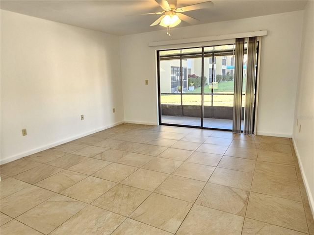 499 ALBEE FARM ROAD V11, Venice, FL 34285