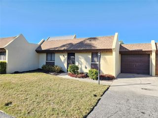 499 ALBEE FARM ROAD V11, Venice, FL 34285