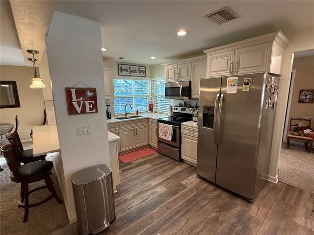 12054 101ST AVENUE, Seminole, FL 33772