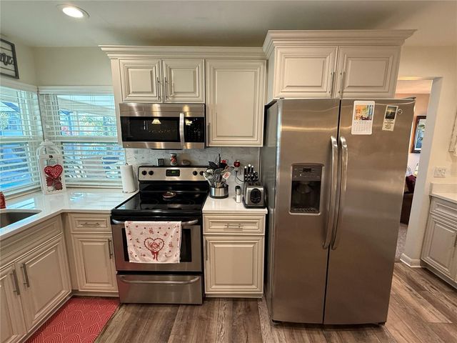 12054 101ST AVENUE, Seminole, FL 33772