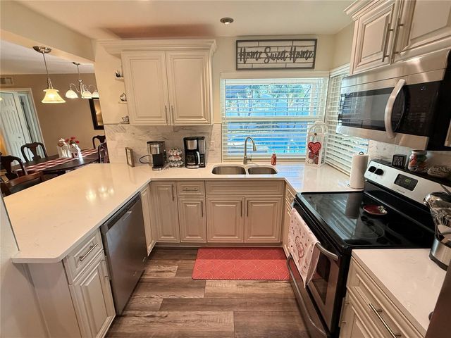 12054 101ST AVENUE, Seminole, FL 33772