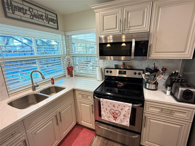 12054 101ST AVENUE, Seminole, FL 33772