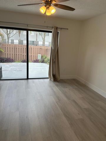 9630 SW 152nd Ave 34, Miami, FL 33196