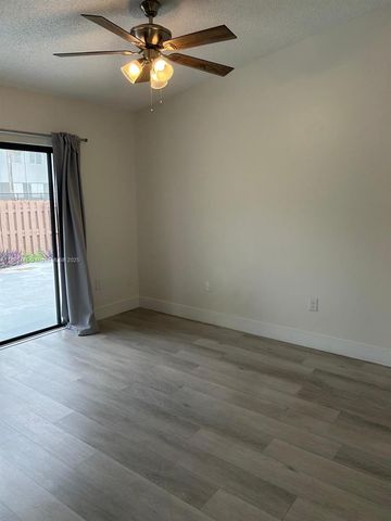 9630 SW 152nd Ave 34, Miami, FL 33196